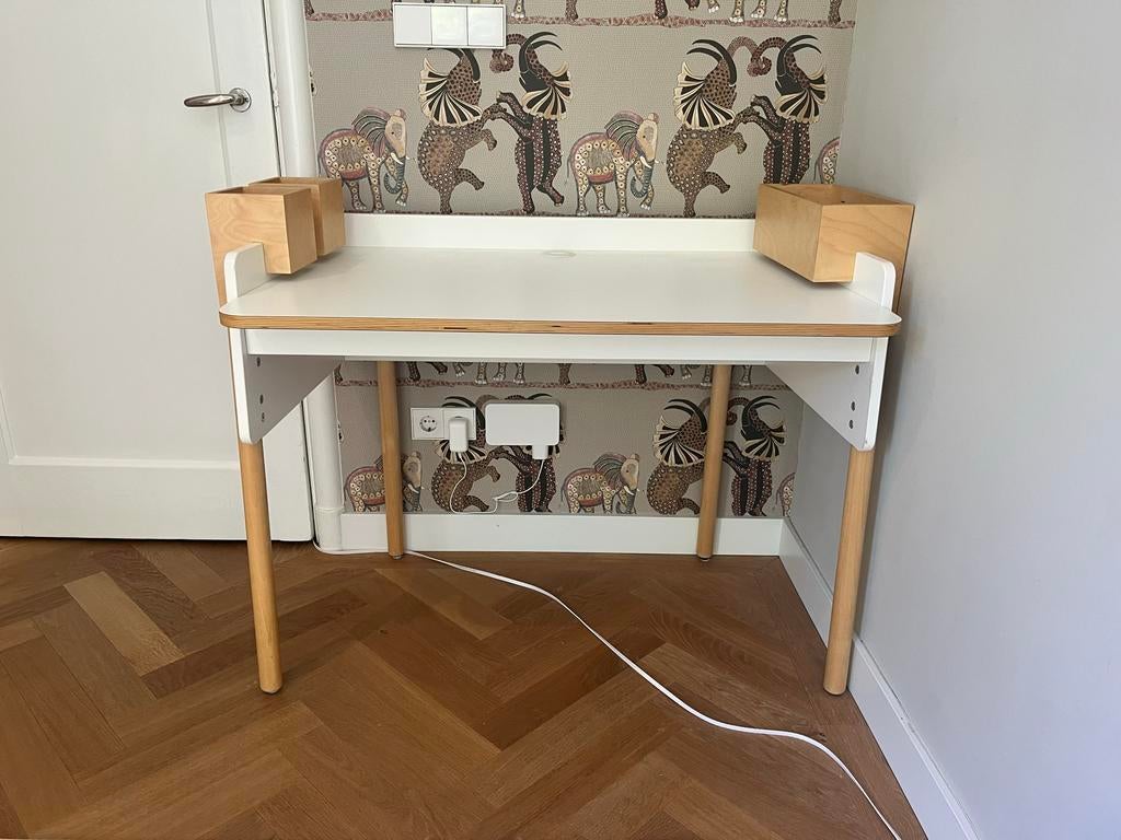 Oeuf NYC Brooklyn Kinderbureau - Berken/Wit, Ophalen, Zo goed als nieuw, Tafel(s)