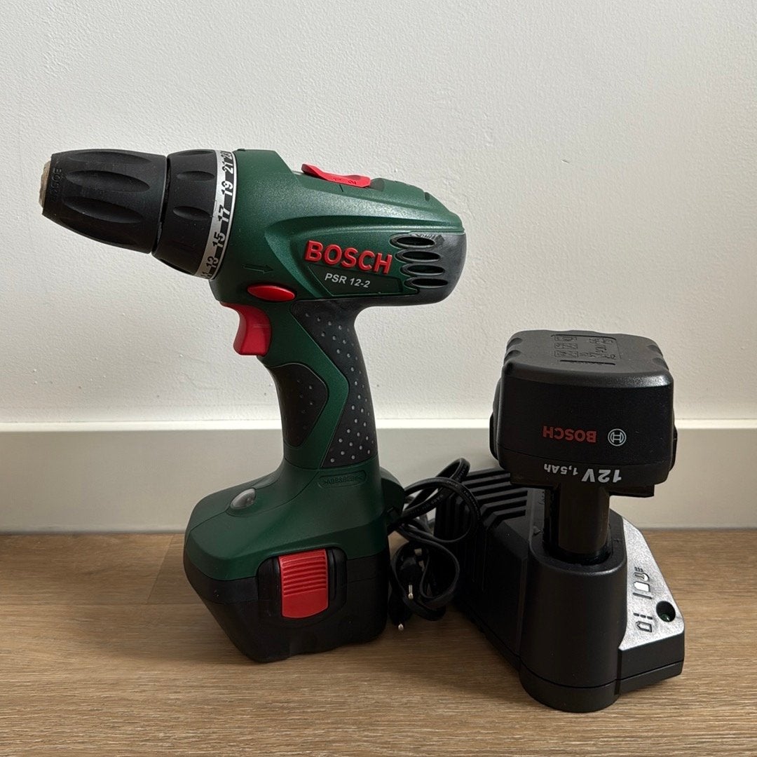 Bosch PSR 12-2 accuboormachine met lader en 2 accu’s, Gebruikt, Variabele snelheid, Ophalen of Verzenden, Boor- en Schroefmachine