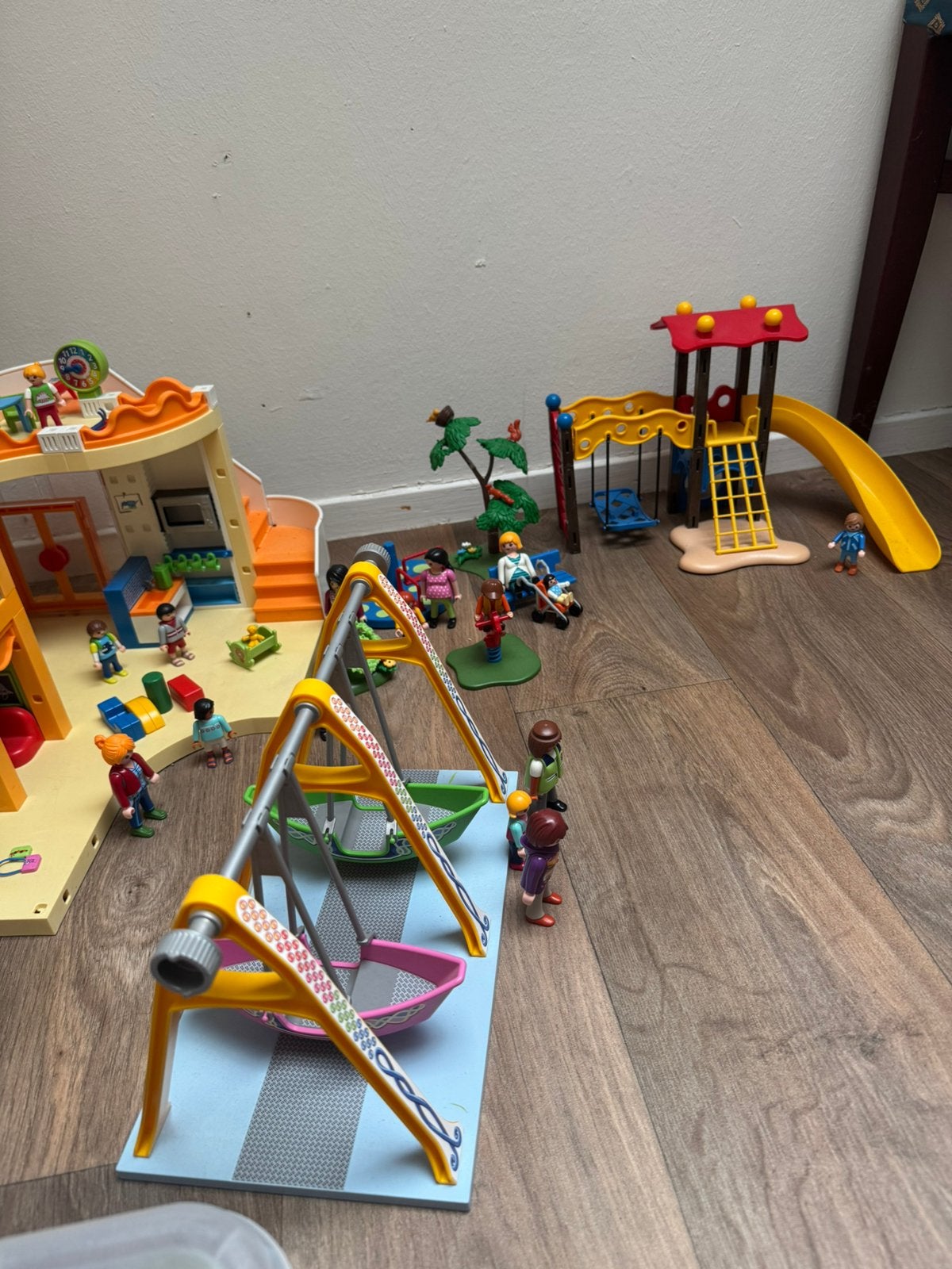 Aangeboden playmobil kinderdagverblijf, Ophalen of Verzenden, Zo goed als nieuw