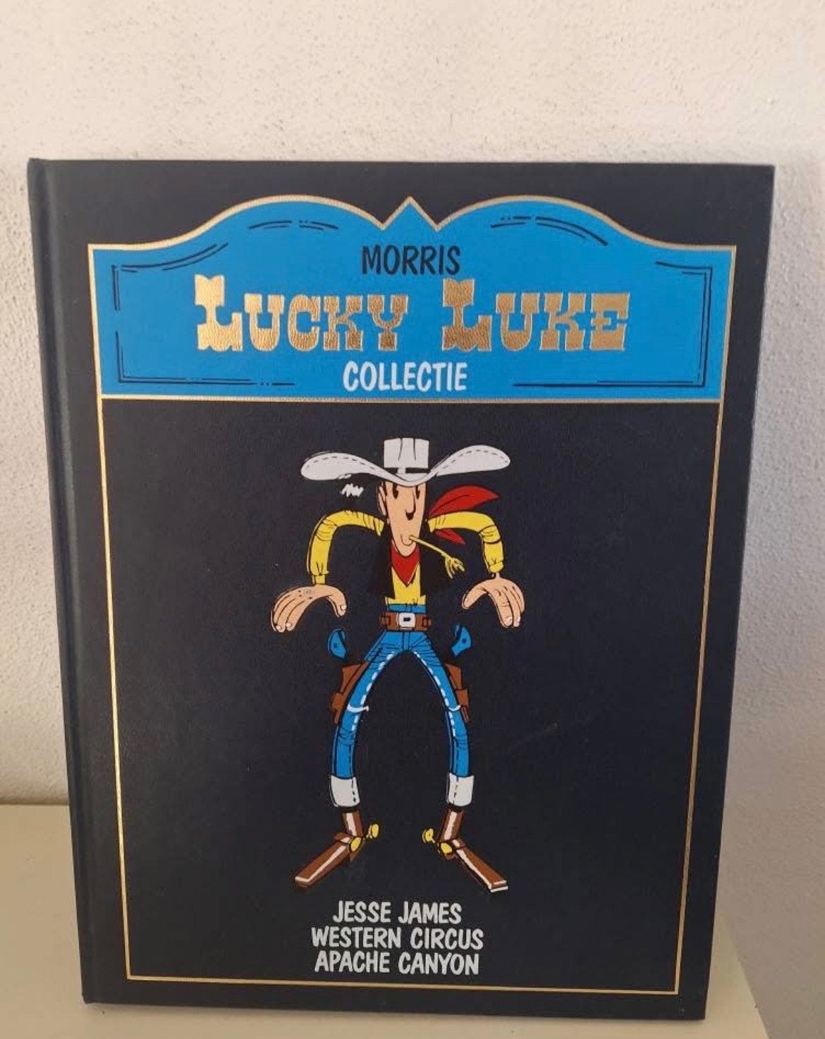 Lucky Luke Collectie: Jesse James, Western Circus, Apache Ca, Eén stripboek, Ophalen of Verzenden, Zo goed als nieuw