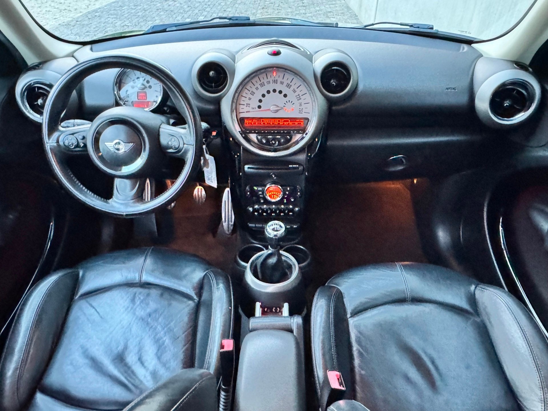 Mini Countryman 1.6 Cooper S Chili 184PK|PDC|LEDER|STOELVERW, Auto's, Voorwielaandrijving, Gebruikt, 750 kg, Leder en Stof