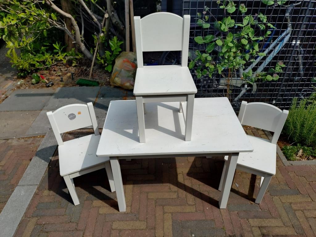 IKEA Sundvik kindertafel en 3 stoelen, Kinderen en Baby's, Kinderkamer | Tafels en Stoelen, Ophalen