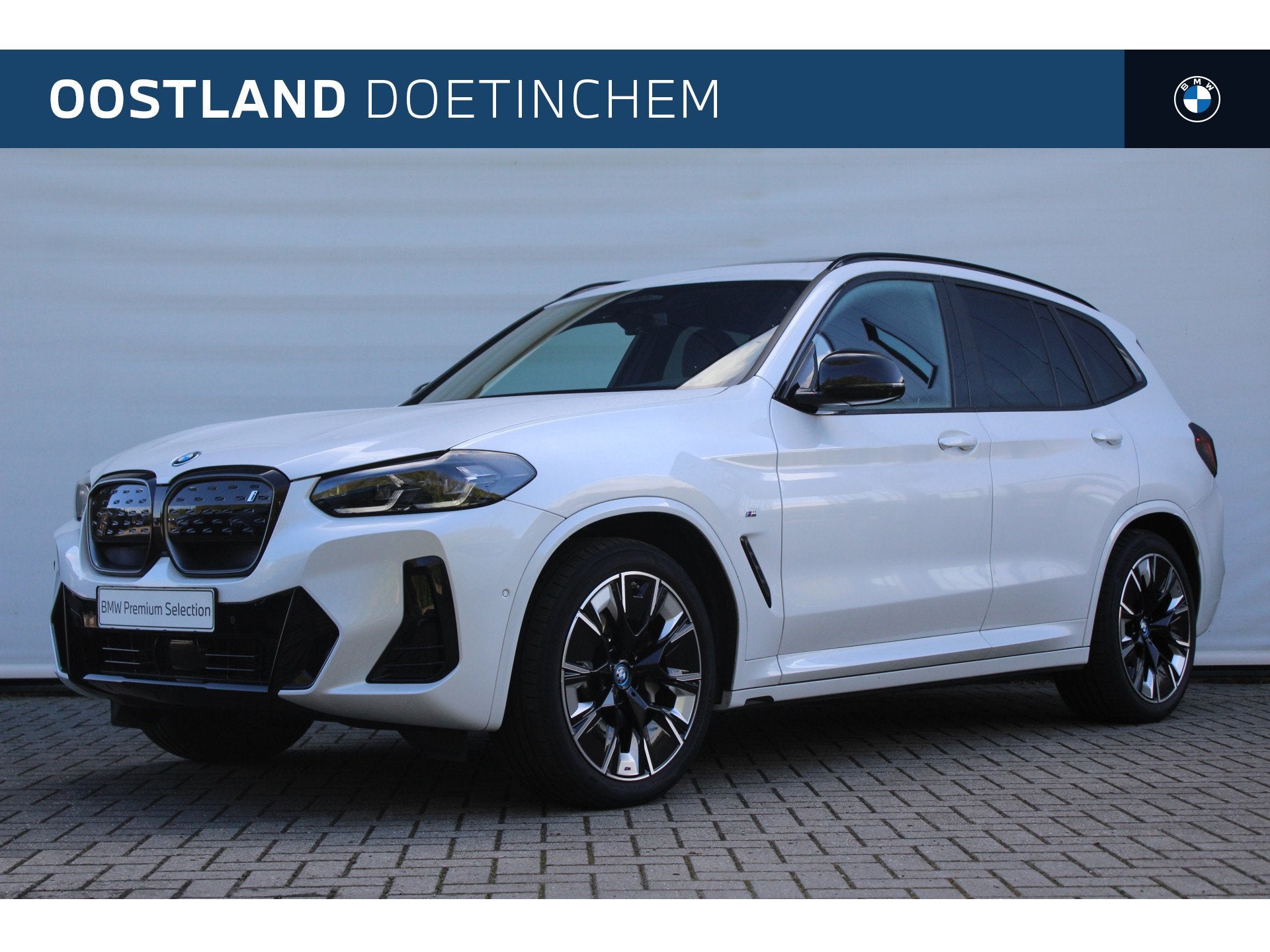 BMW iX3 High Executive / Trekhaak / Sportstoelen / Head-Up /, Automaat, Achterwielaandrijving, Gebruikt, 750 kg