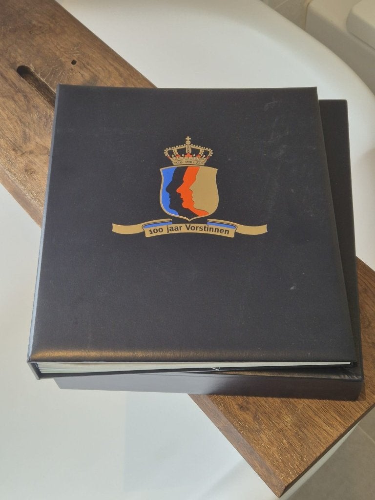 DAVO De Luxe Album / 100 jaar Vorstinnen, Ophalen of Verzenden, Verzamelalbum