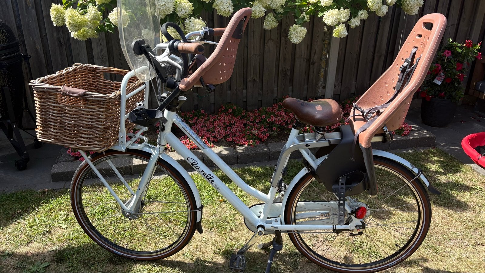 Gazelle mamafiets met Yepp voor- en achterzitje, Fietsen en Brommers, Fietsaccessoires | Fietsstoeltjes, Ophalen, Achterzitje