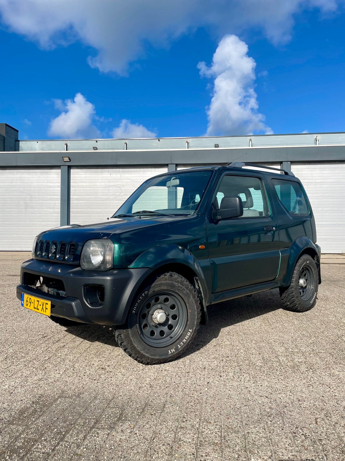 Suzuki Jimny 1.3 4WD 2003 / ELEKTR PAKKET / OFFROAD BANDEN!!, Auto's, 13 km/l, Dealer onderhouden, Stof, 40 €/maand