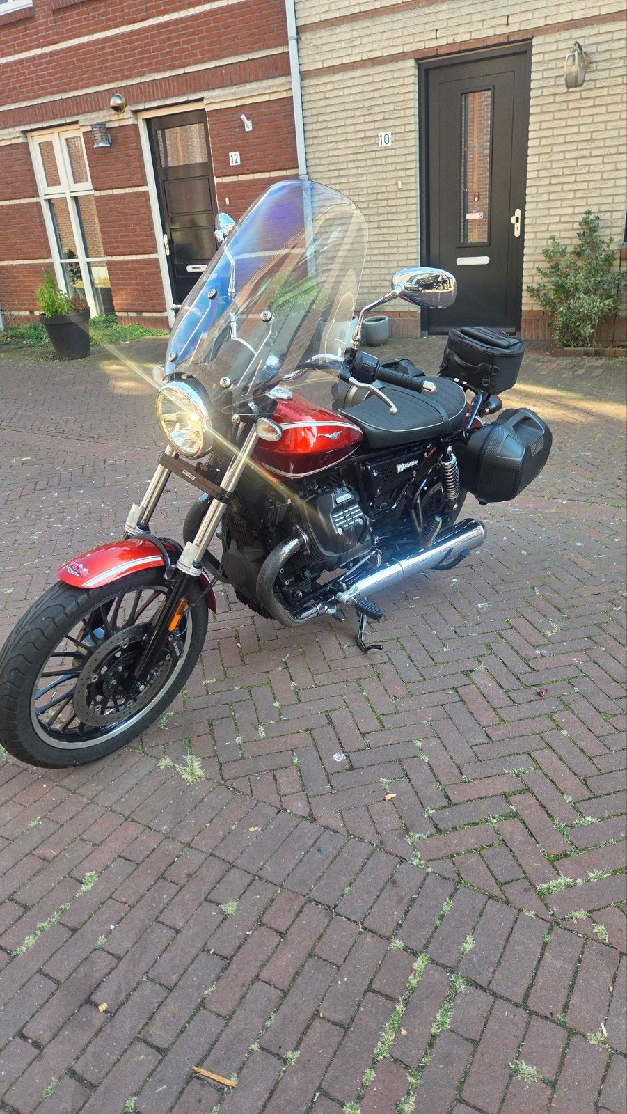 MOTO GUZZI V9 Bobber uit 2016, 853 cc, Gildenplein12, 2 cilinders, Occasion