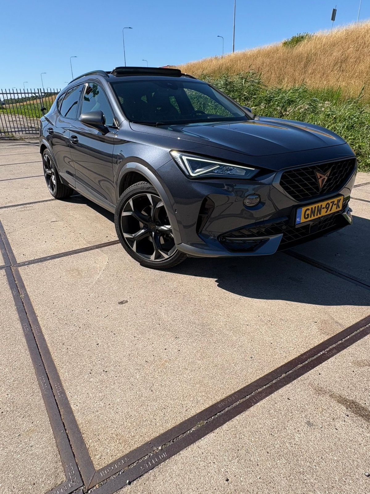 CUPRA Formentor 1.5 TSI DSG Business Ed+PanoBeats Nieuwe Apk, Auto's, Cupra, Formentor, Leder, Dealer onderhouden, 1500 kg