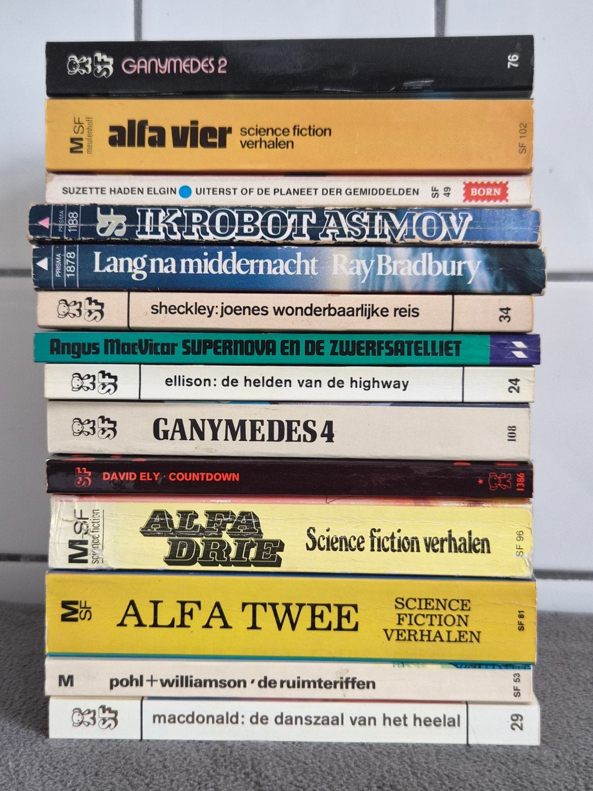 Stapel Science Fiction Pockets - Diverse Auteurs