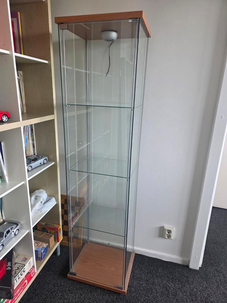 GRATIS Vitrinekast GRATIS, Huis en Inrichting, Kasten | Overige, Ophalen