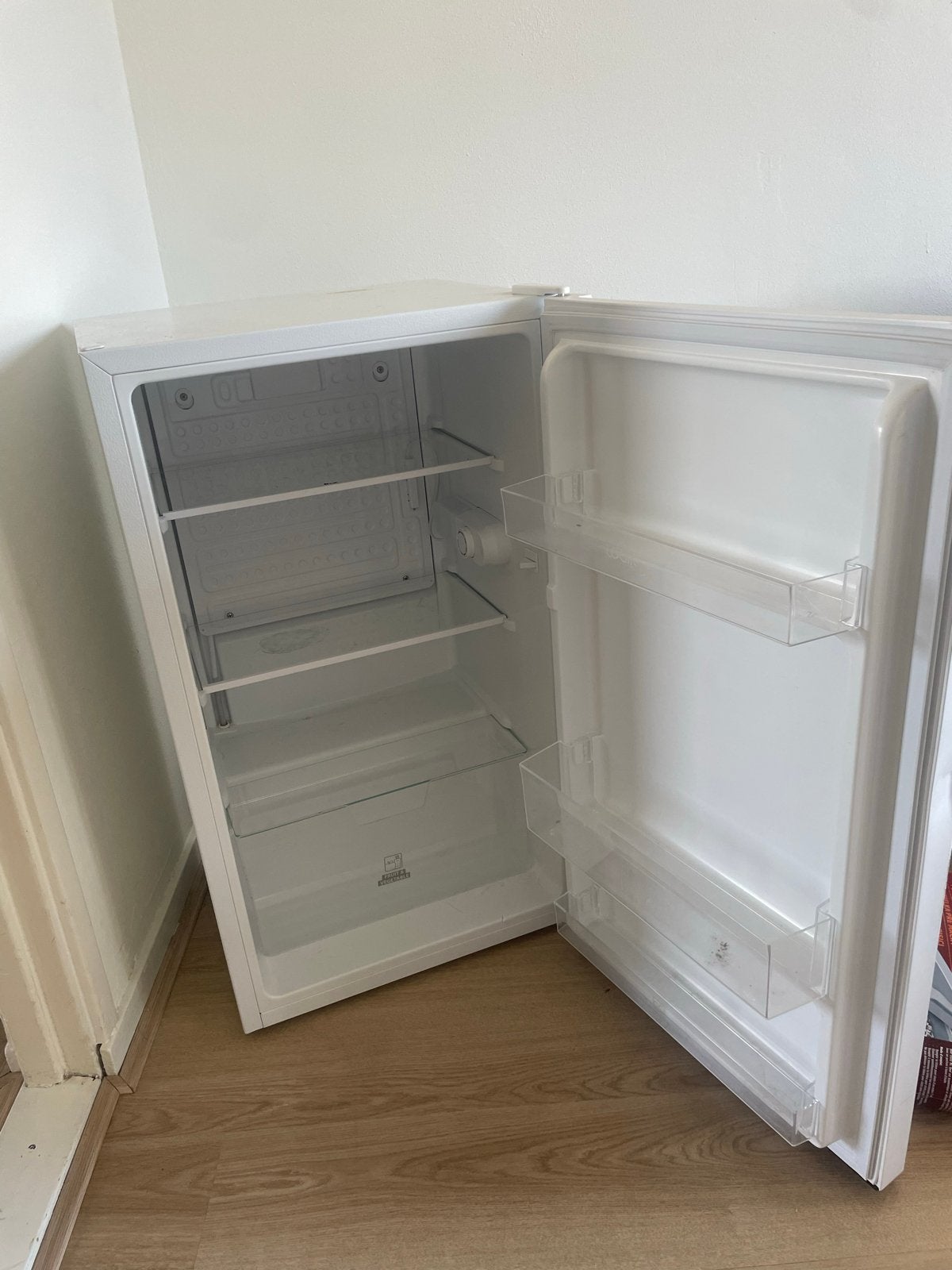 Logik tafelmodel koelkast - Compact en efficiënt, 75 tot 100 liter, 45 tot 60 cm, Ophalen, 85 tot 120 cm