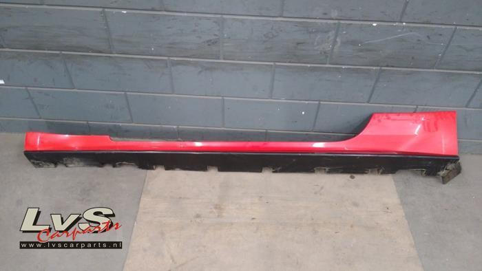 Zijskirt links van een Ford Usa Mustang (PQ), Auto-onderdelen, Carrosserie en Plaatwerk, Amerikaanse onderdelen, Gebruikt, 3 maanden garantie