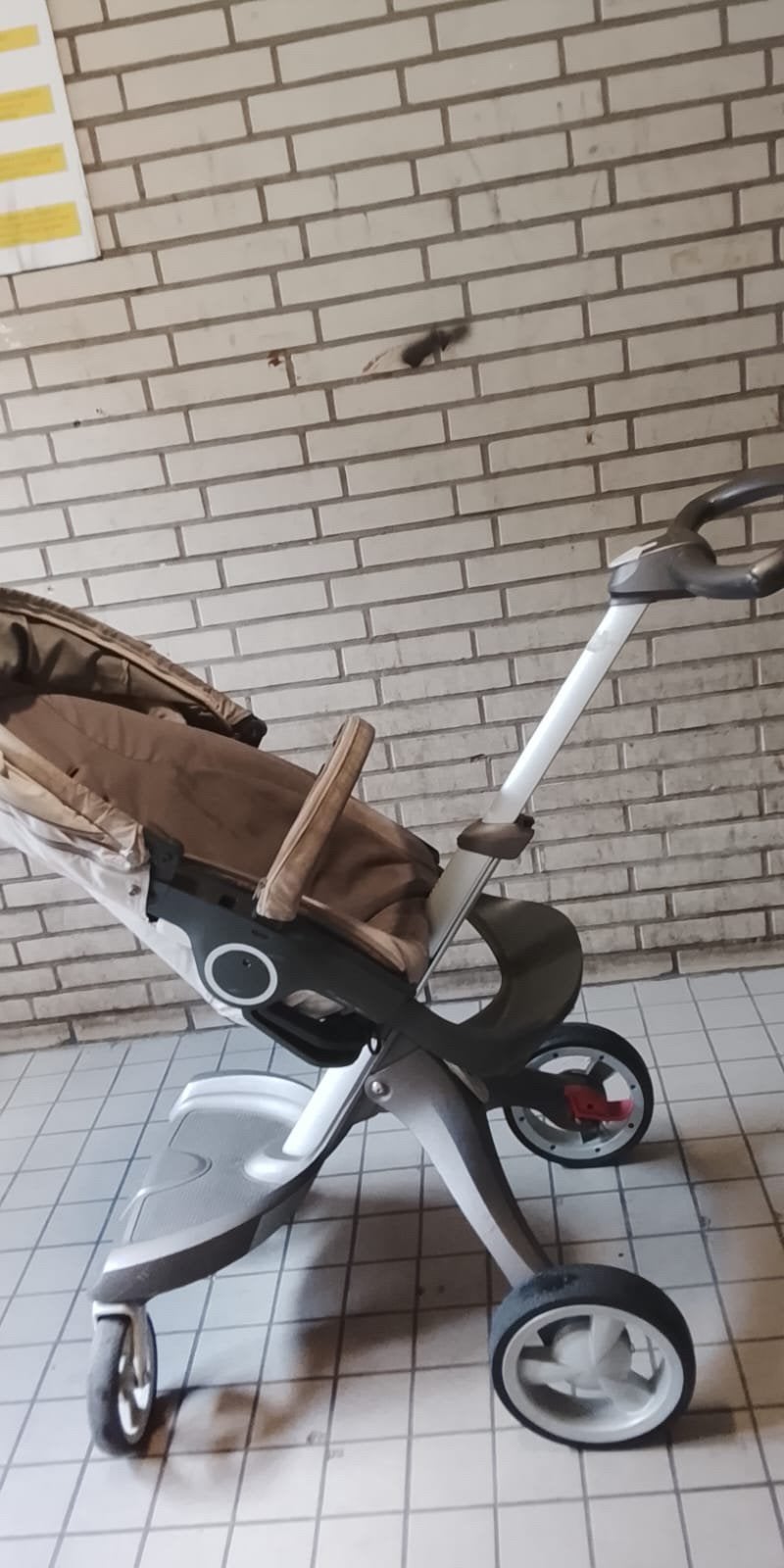 Stokke Xplory Kinderwagen - Beige (Inclusief Regenhoes, Kinderen en Baby's, Ophalen, Gebruikt, Kinderwagen, Overige merken