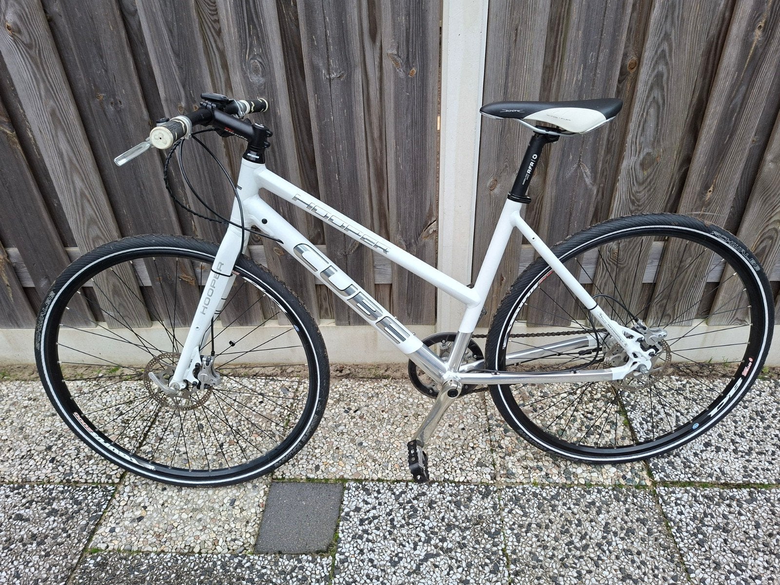 Witte dames Cube mountainbike, Zo goed als nieuw, 50 tot 53 cm, Schijfrem, Ophalen