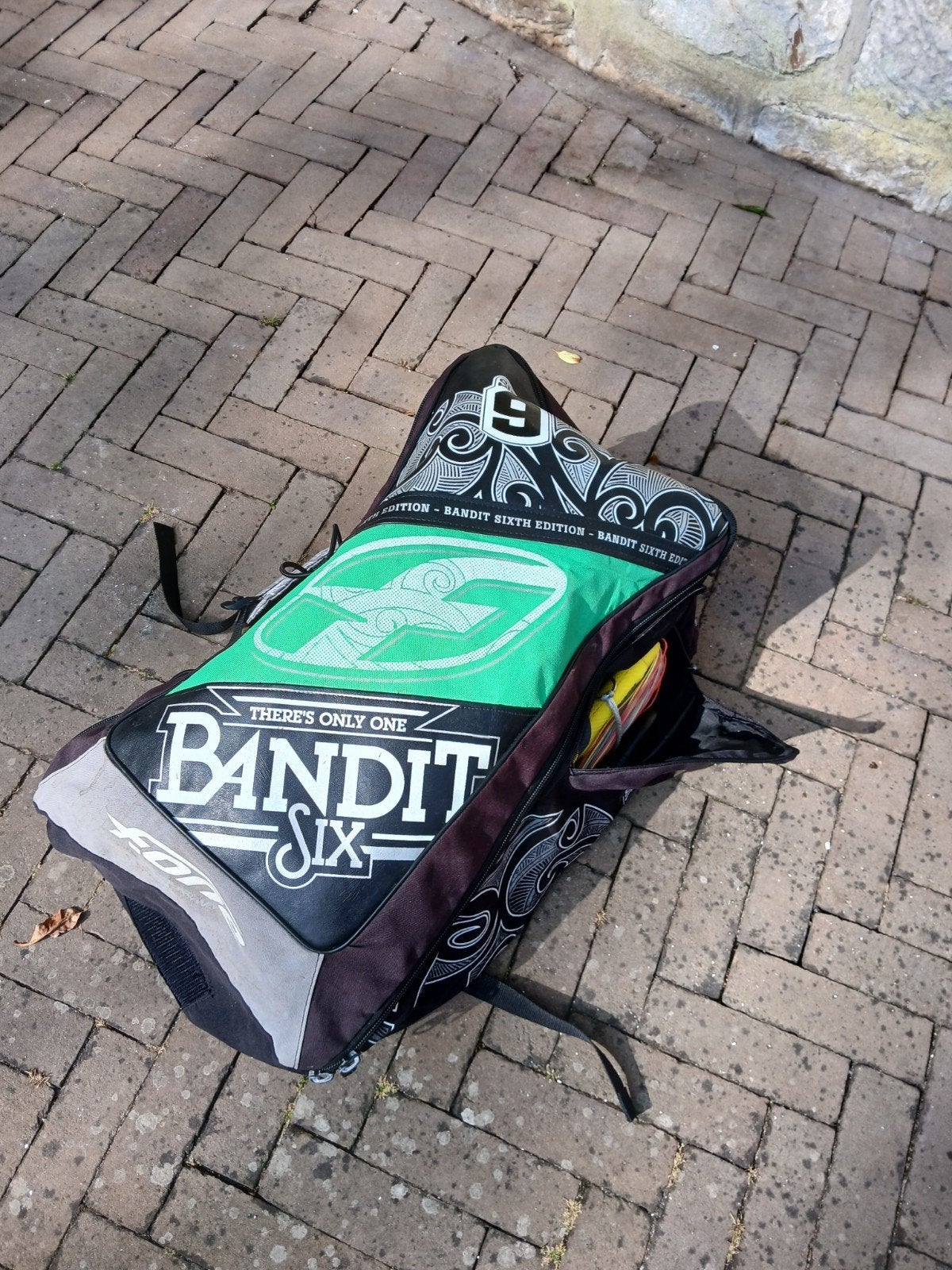 F-One Bandit Six Kitesurf Kite 9m² met Bar en Tas, Watersport en Boten, Kitesurfen, Ophalen of Verzenden