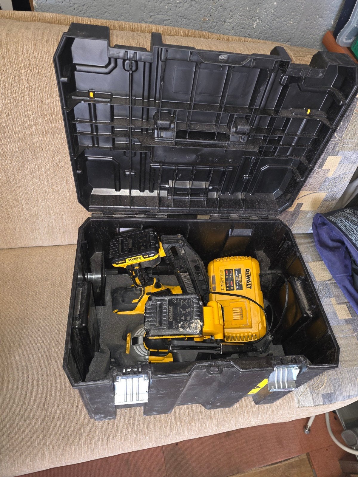 DeWalt 18V XR Brushless Spijkerpistool Set met Accu's, Doe-het-zelf en Verbouw, Gereedschap | Handgereedschap, Gebruikt, Ophalen of Verzenden