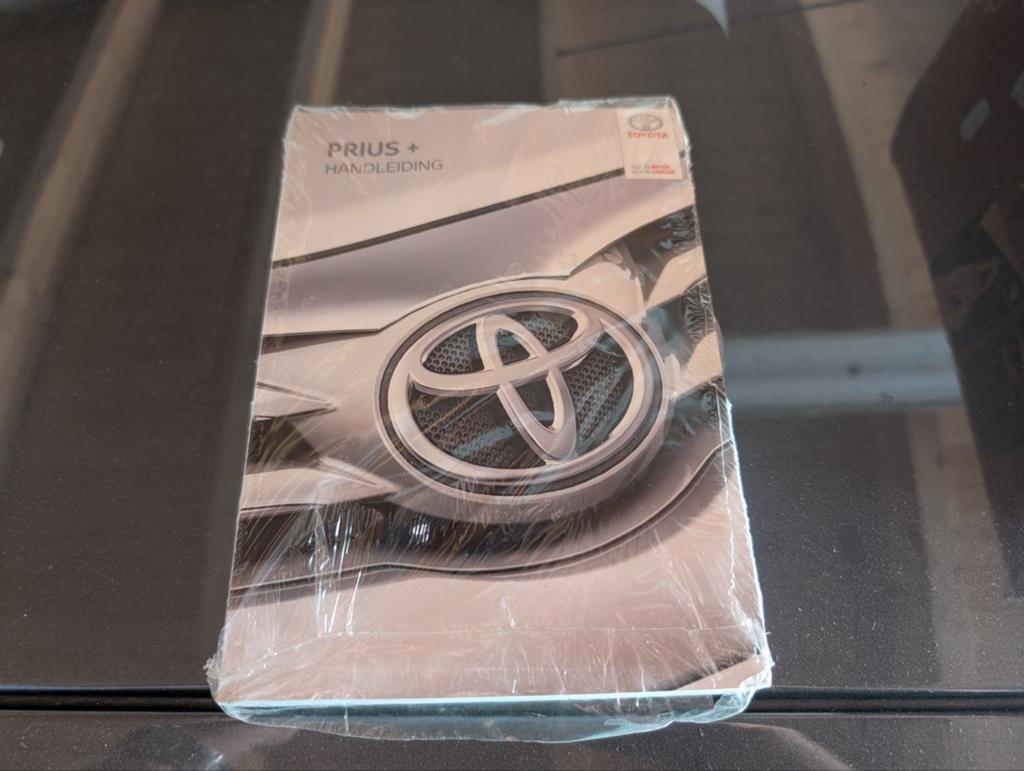 Nieuwe handleiding Toyota Prius +, Ophalen of Verzenden, Nieuw, Update