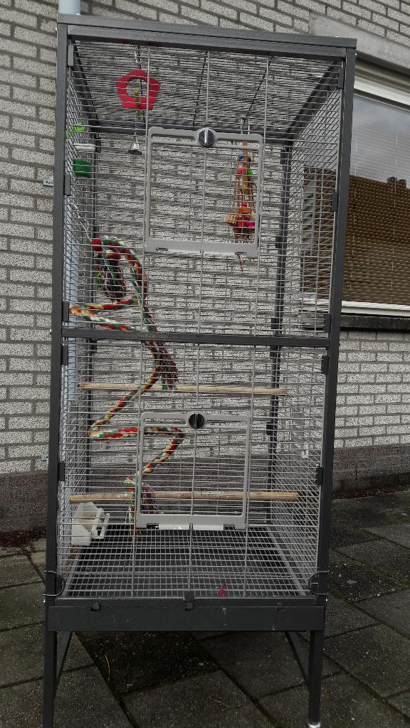 2x vogels kooi Volière, Ophalen, Zo goed als nieuw, Metaal, Volière