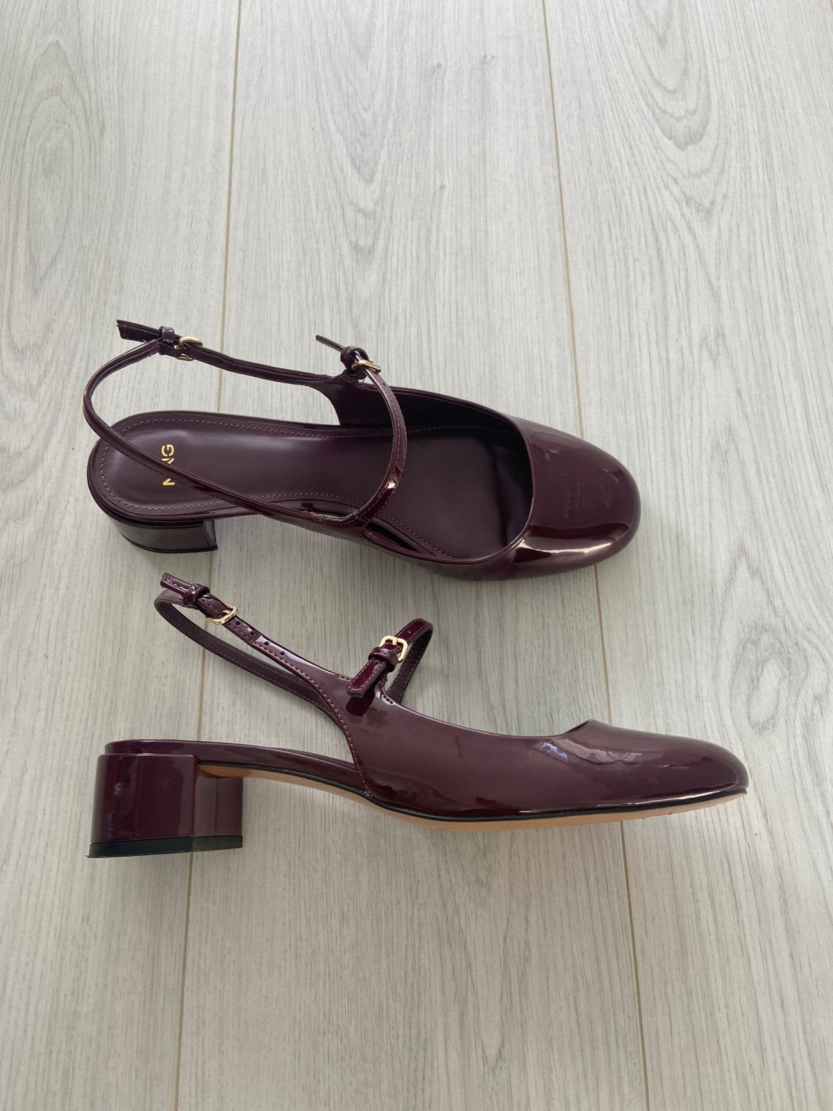 Mango klassieke pumps maat 40, Pumps, Nieuw, Ophalen of Verzenden, Rood