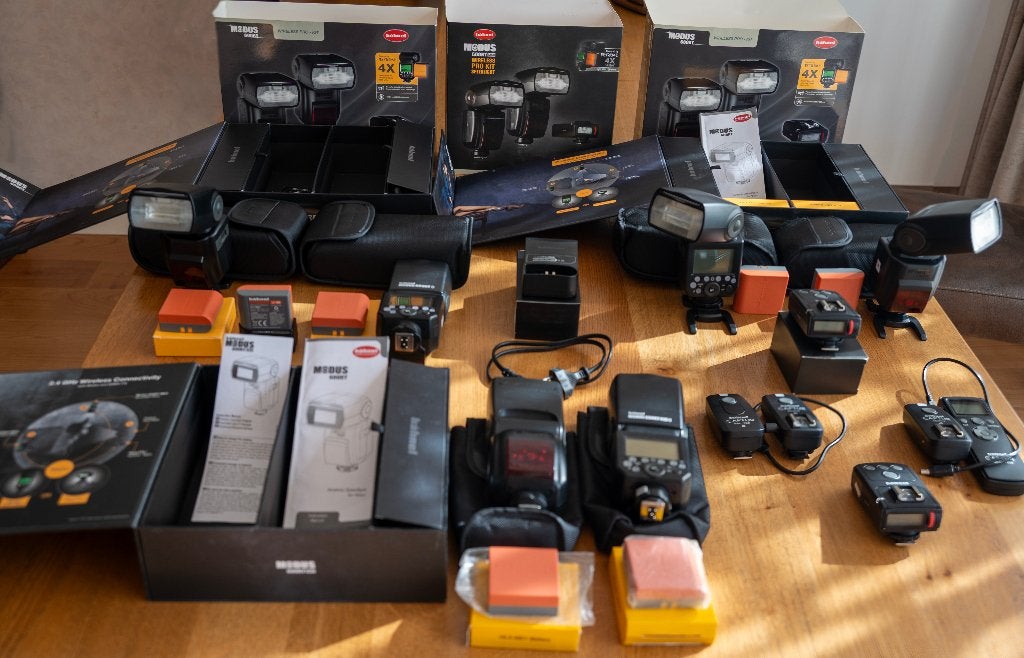 Hähnel Modus600RT (4 flitsers, triggers,5 accu's) voor Nikon, Gebruikt, Kantelbaar, Externe flitser, Ophalen of Verzenden