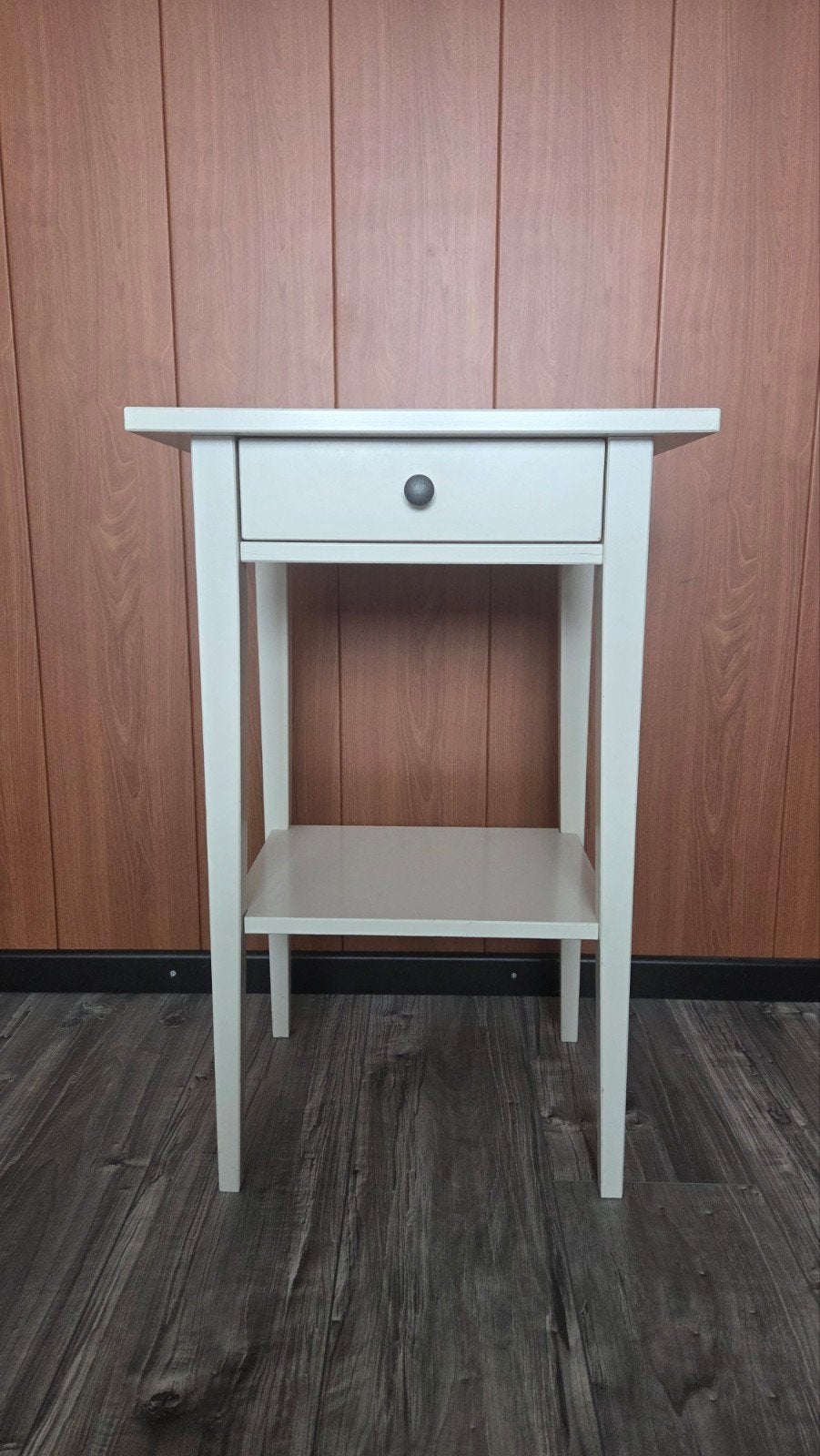 Witte Ikea nachtkastje bijzettafel Hemnes., Huis en Inrichting, Slaapkamer | Nachtkastjes, Ophalen, Minder dan 45 cm