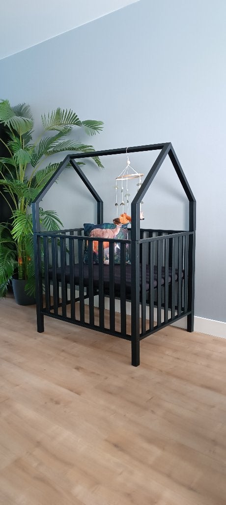 Box (zwart) met dak/huisje in Bosdieren thema, Kinderen en Baby's, Boxen, Ophalen, Zo goed als nieuw, Rechthoekig, In hoogte verstelbaar
