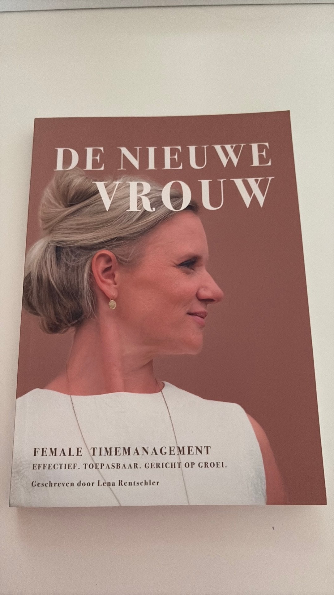 De nieuwe vrouw, Ophalen of Verzenden, Zo goed als nieuw, Esoterie en Spiritualiteit