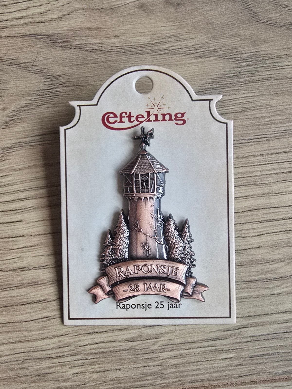 Efteling pin 25 jaar Raponsje EPP 502 op kaartje, Ophalen of Verzenden, Nieuw, Button of Speldje
