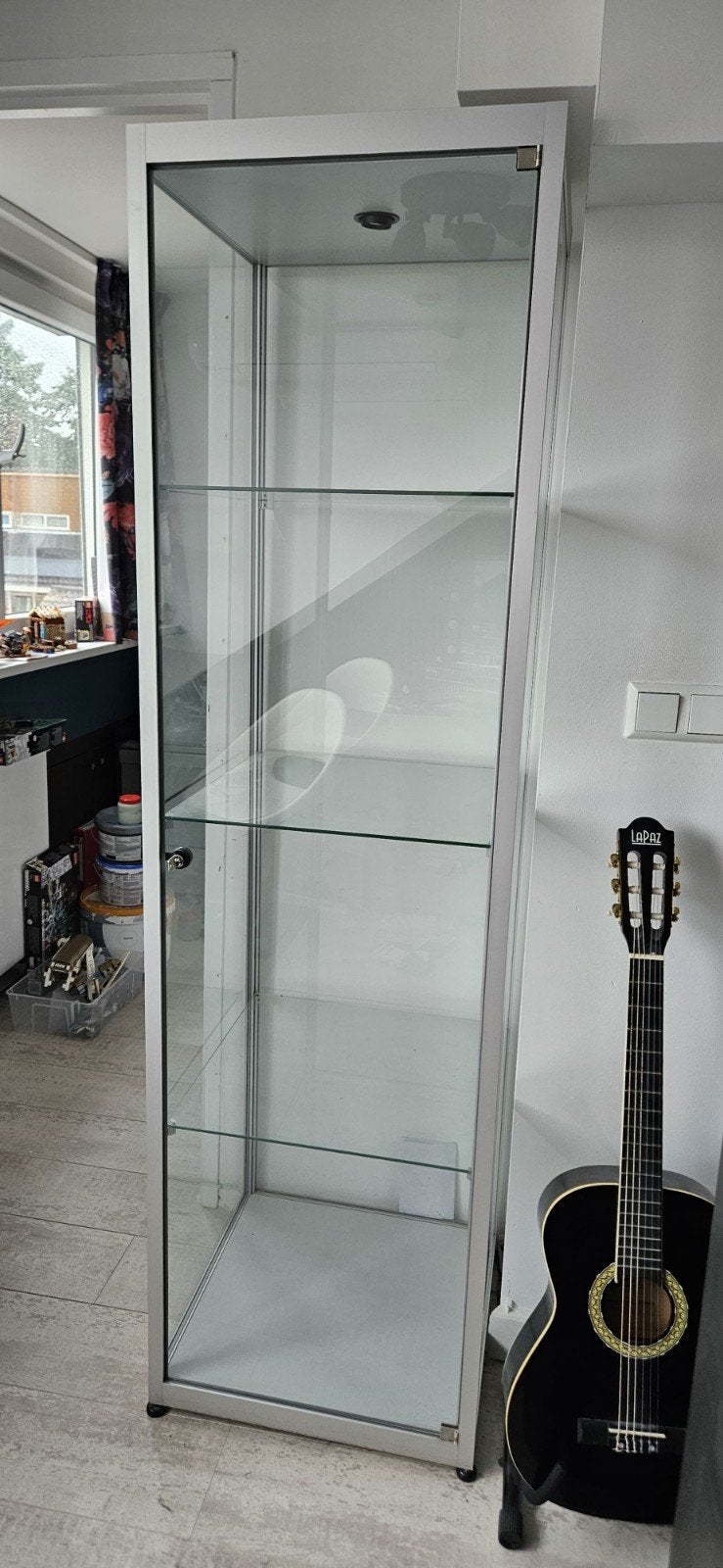 Vitrine kast glas met zilver, Huis en Inrichting, Kasten | Vitrinekasten, Gebruikt, 150 tot 200 cm, 50 tot 100 cm, 25 tot 50 cm