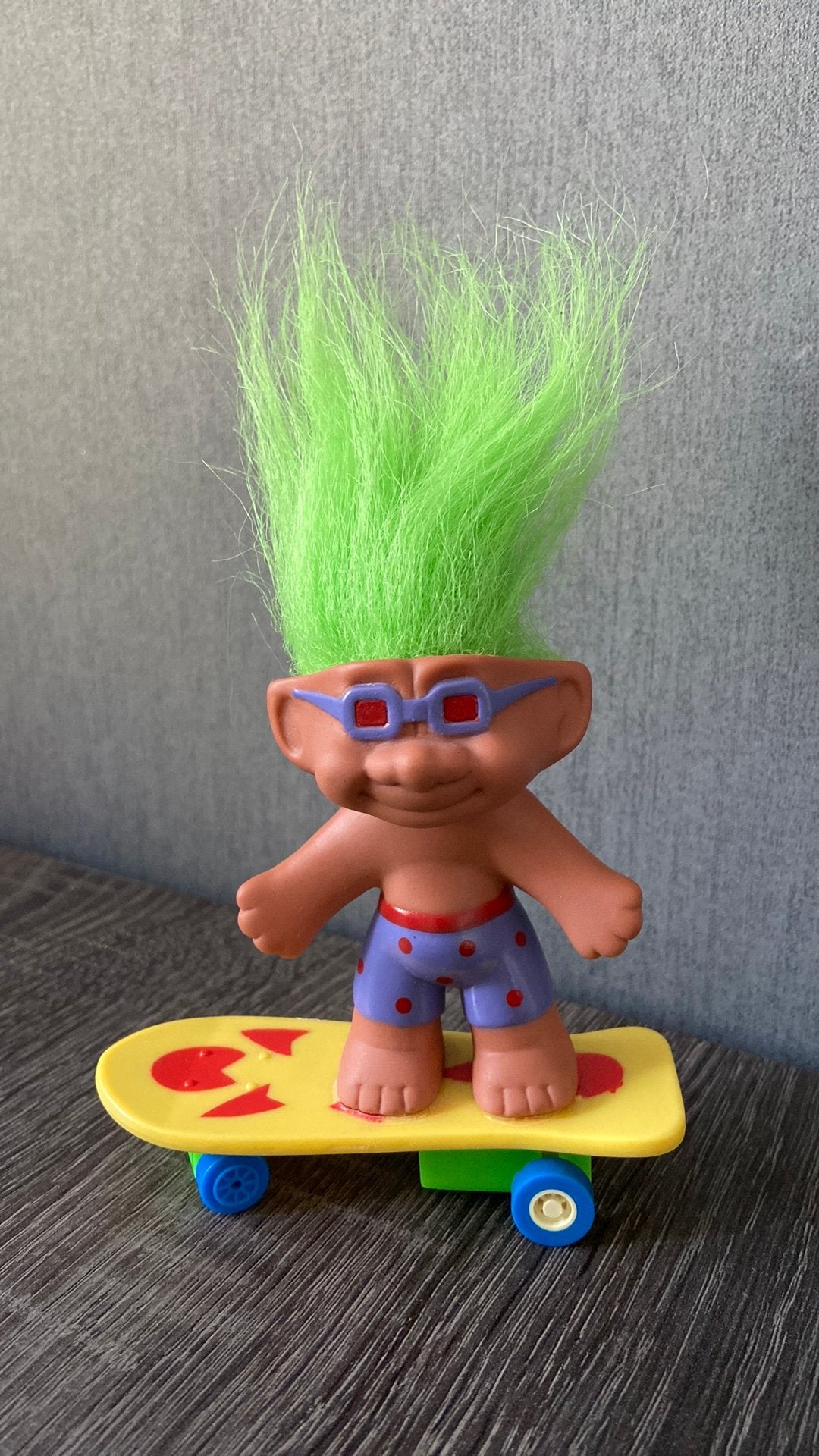 Trol op skateboard, Verzenden, Zo goed als nieuw