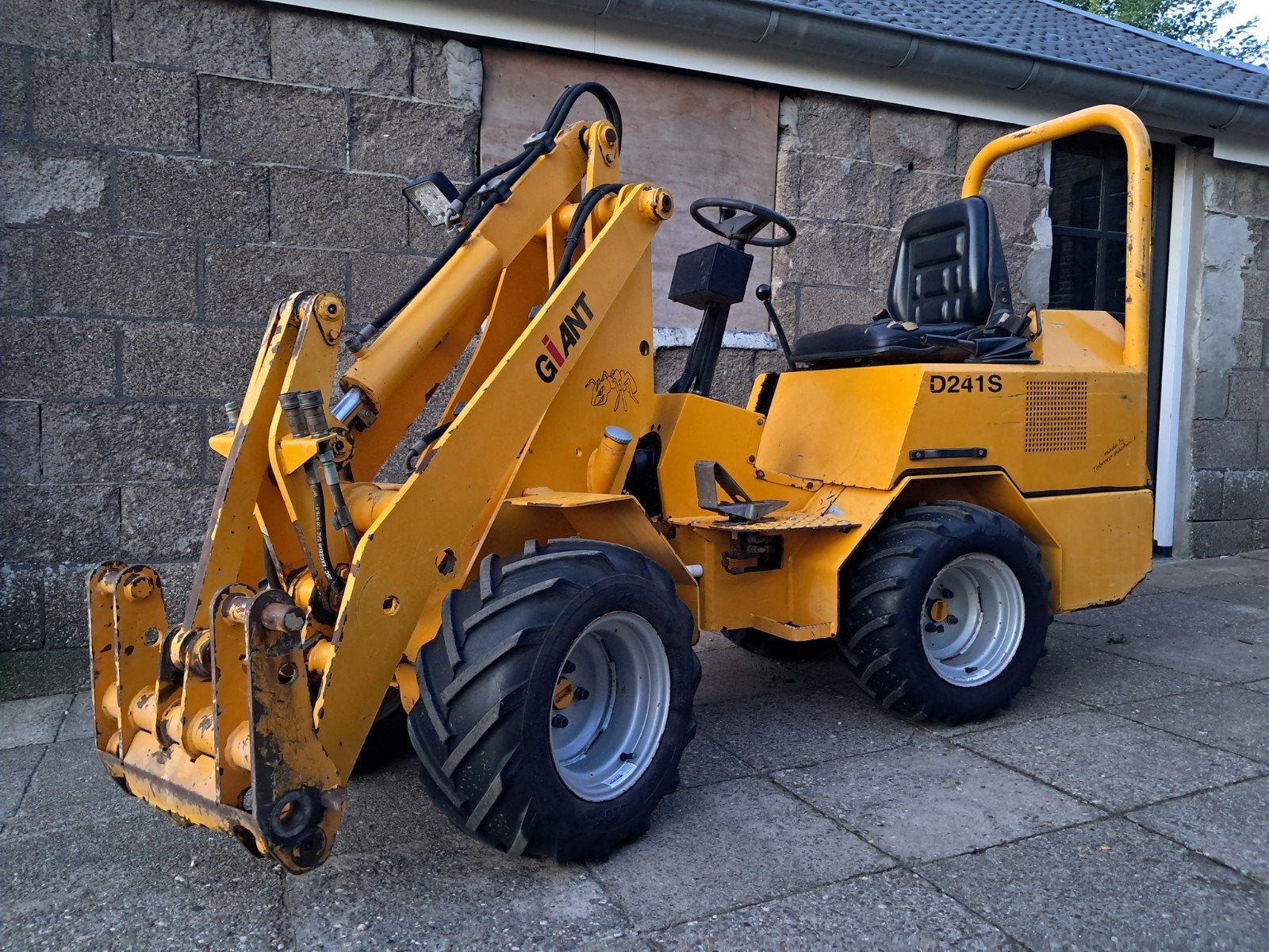 Giant D241S shovel met palletvork en puinbak met inlegvel, Ophalen, Overige typen