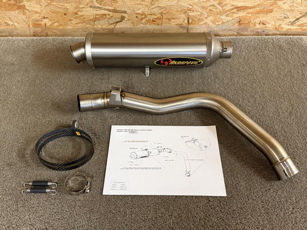 Akrapovic uitlaat demper Honda CBR600RR 2003 2004 PC37, Motoren, Onderdelen | Honda, Gebruikt, Verzenden, Media@akrapovic.com