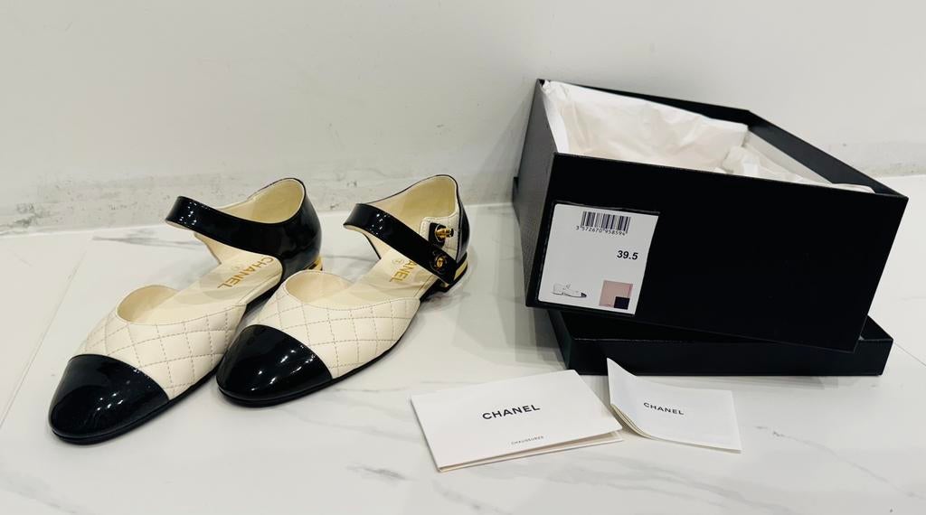 Chanel black and white mary jane’s calfskin leather flats, Kleding | Dames, Schoenen, Ophalen, Overige kleuren, Ballerina's, Zo goed als nieuw