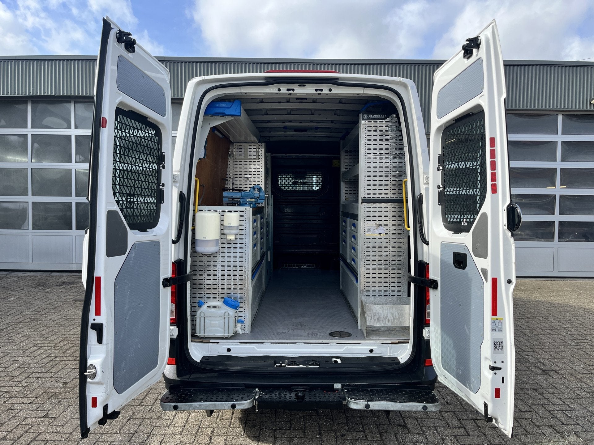 Volkswagen Crafter 35 2.0 TDI L3H3 Werkplaats inrichting Kas, Auto's, Stof, Gebruikt, 4 cilinders, Volkswagen