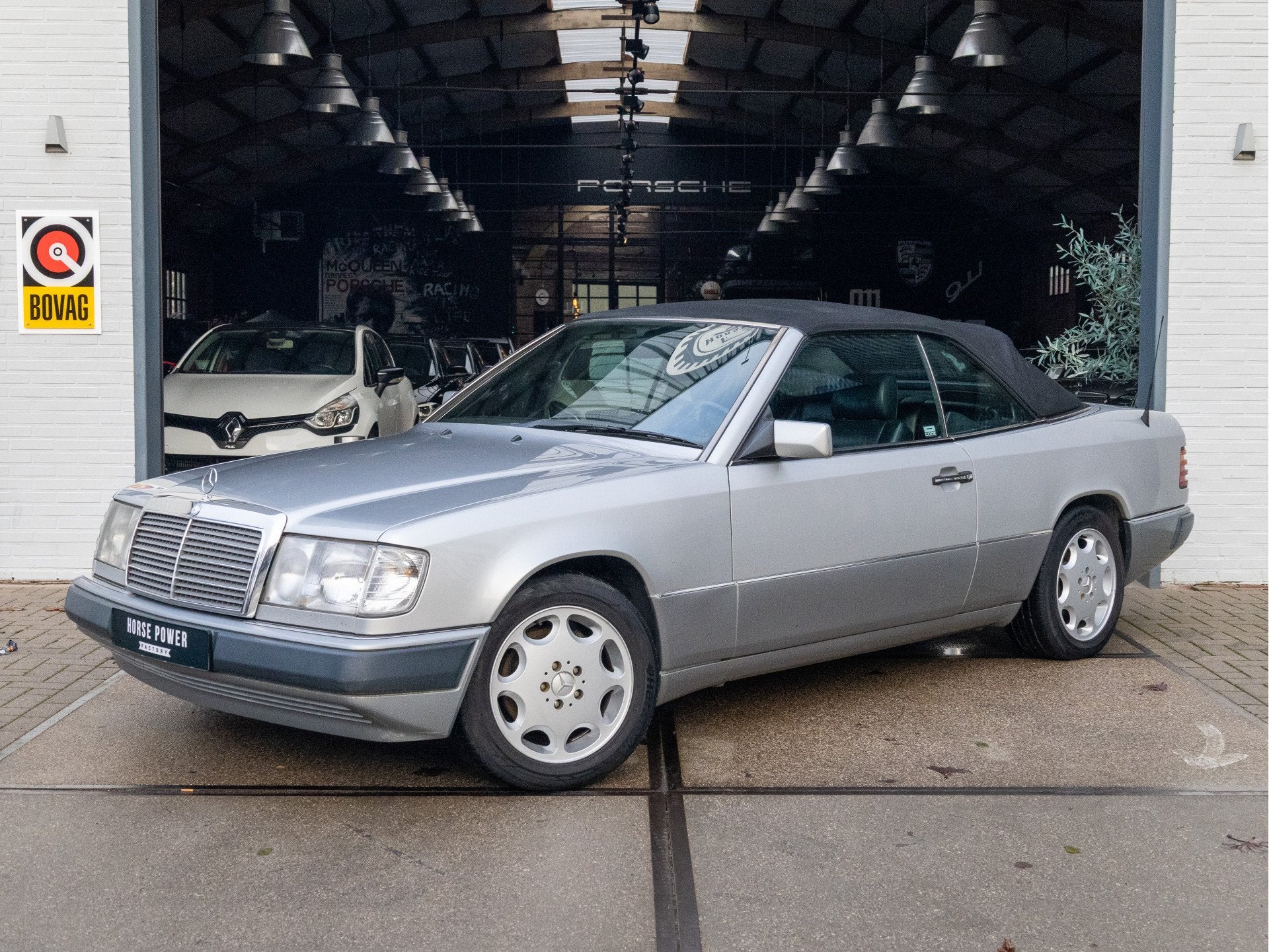 Mercedes-Benz 300-serie 300 CE 24-v W124 (bj 1994), Auto's, Oldtimers, Achterwielaandrijving, Zwart, Cabriolet, 4 stoelen