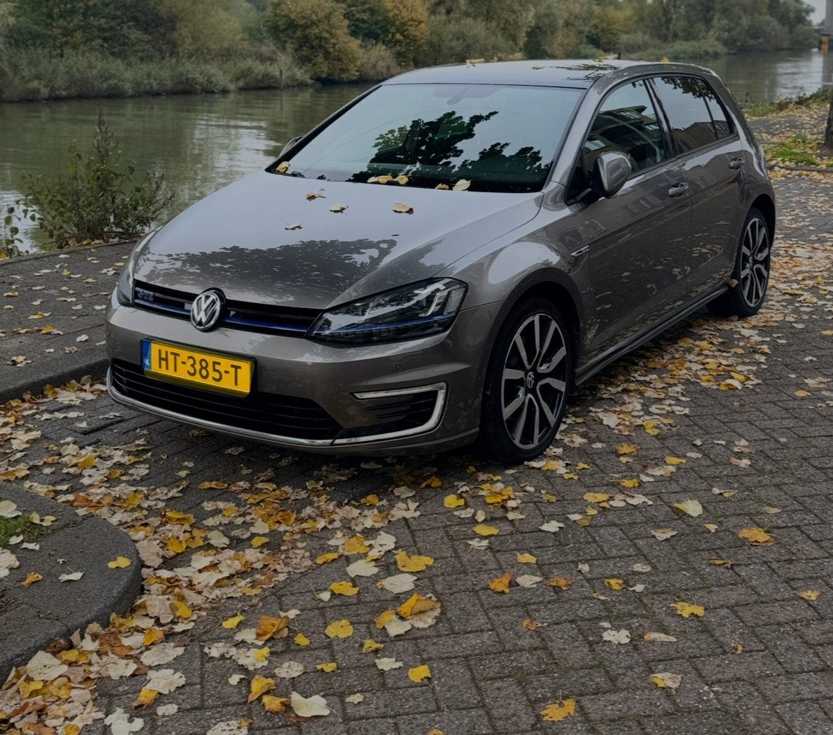 Volkswagen Golf 1.4 TSI GTE 204pk - pano, stoelverwarming, Zwart, 4 cilinders, 1395 cc, 1499 kg