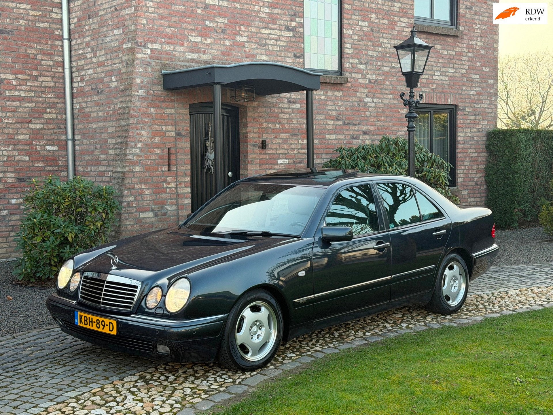 Mercedes-Benz E-klasse 420 V8 Automaat Avantgarde vol opties, Auto's, Achterwielaandrijving, Gebruikt, 8 cilinders, Zwart