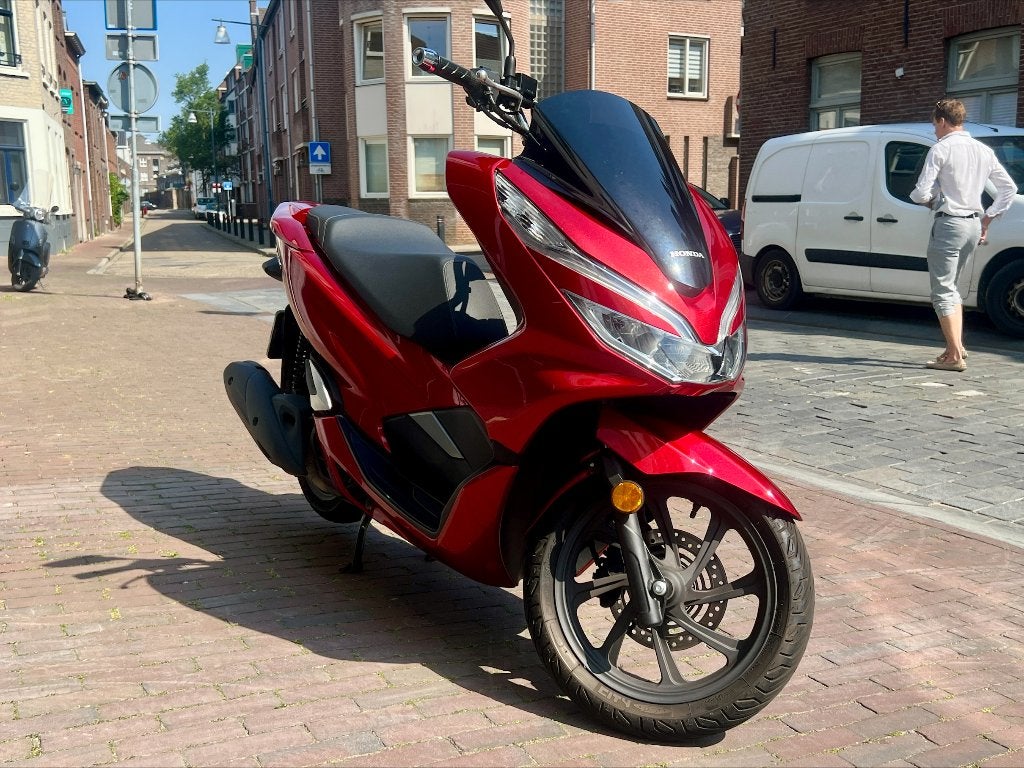 Honda PCX 125 | Motorscooter, Gebruikt, Particulier, 125 cc, 11 kW of minder