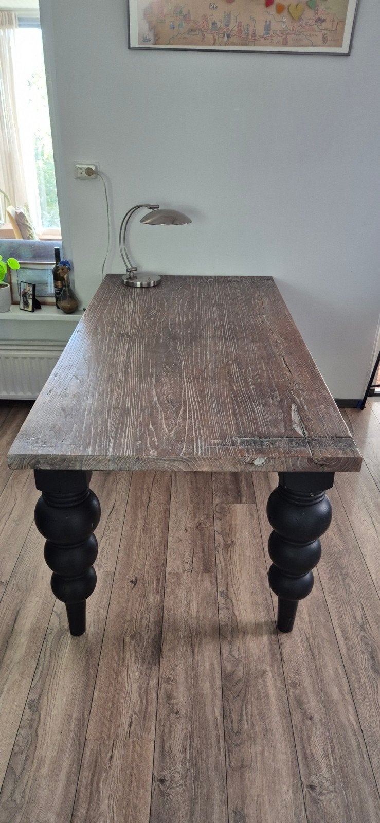 Robuuste houten eettafel met ronde poten moet weg 25 eur, Huis en Inrichting, Gebruikt, 150 tot 200 cm, Rechthoekig, Overige houtsoorten