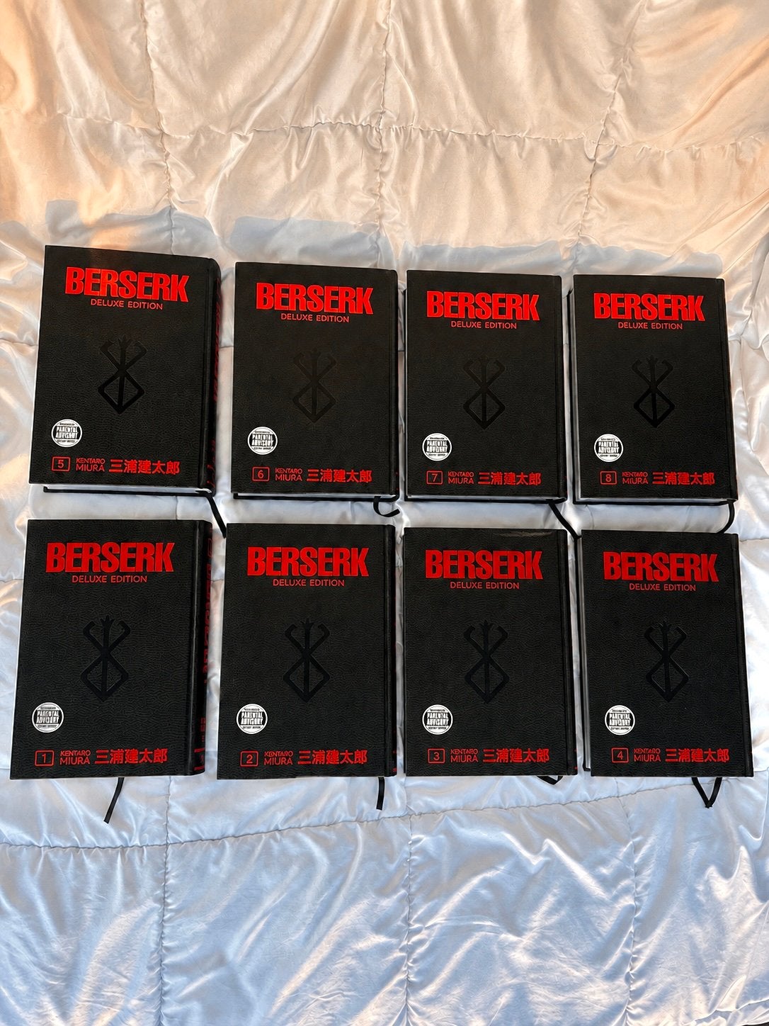 Berserk Deluxe Edition 1 t/m 8 – Dark Horse (Hardcover), Ophalen of Verzenden, Zo goed als nieuw, Japan (Manga), Meerdere comics