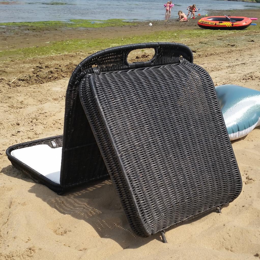 Zwarte rotan strandstoel ligbed inklapbaar riet, Ophalen of Verzenden, Nieuw, Rotan, Inklapbaar