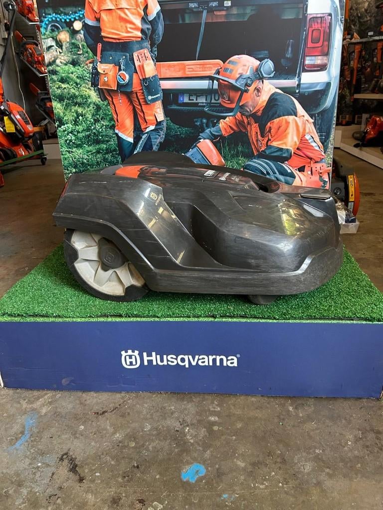 Husqvarna 420 robotmaaier, Tuin en Terras, Robotmaaiers, Ophalen, Gebruikt, Bestuurbaar via app, Minder dan 20 cm