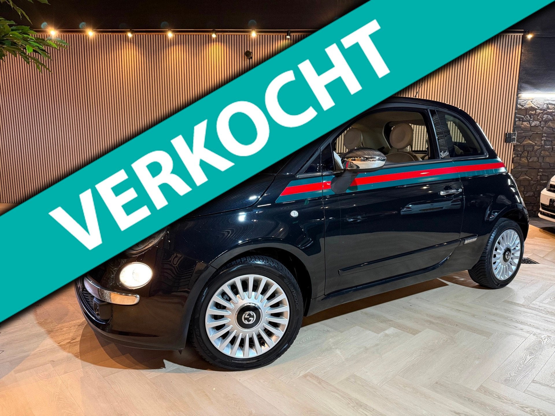 Fiat 500 Gucci | Uniek | Carplay | Pano, Auto's, Voorwielaandrijving, Gebruikt, Start-stop-systeem, Zwart