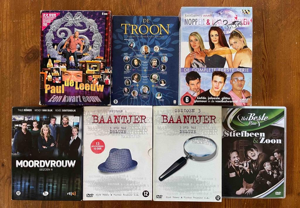 7x NL TV-series o.a. Baantjer, Stiefbeen, De Troon, Alle leeftijden, Ophalen of Verzenden, Gebruikt, Komedie