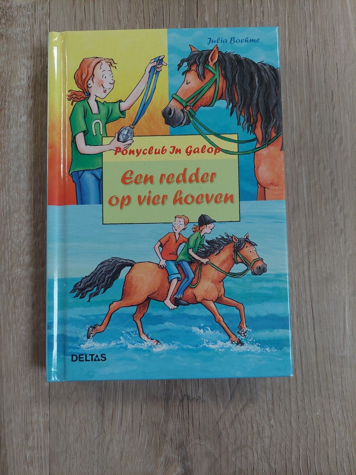 Een redder op vier hoeven-Julia Boehme, Fictie algemeen, Julia Boehme, Ophalen of Verzenden, Zo goed als nieuw
