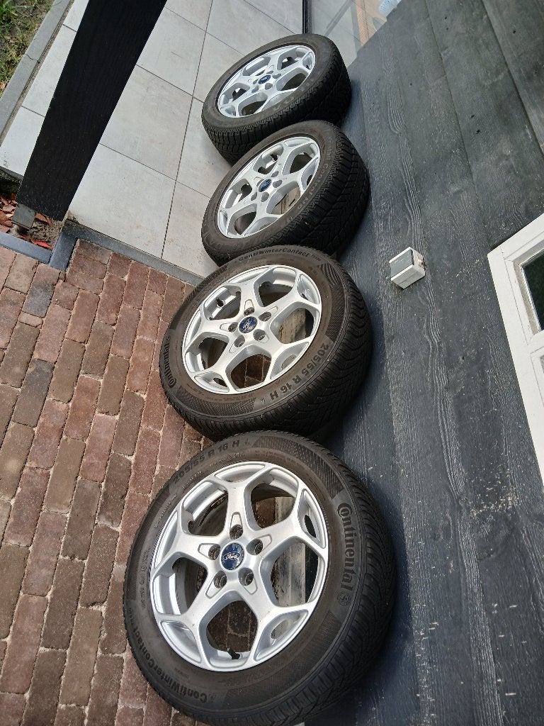 Velgen met Winterbanden Ford Mondeo 205/55/R16, Auto-onderdelen, Ophalen, Gebruikt, 16 inch, Banden en Velgen