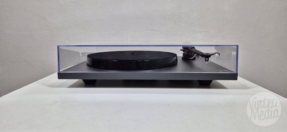 Rega P1 Plus Platenspeler | Carbon Plus | Voorversterker, Ophalen of Verzenden, Zo goed als nieuw, Platenspeler, Overige merken