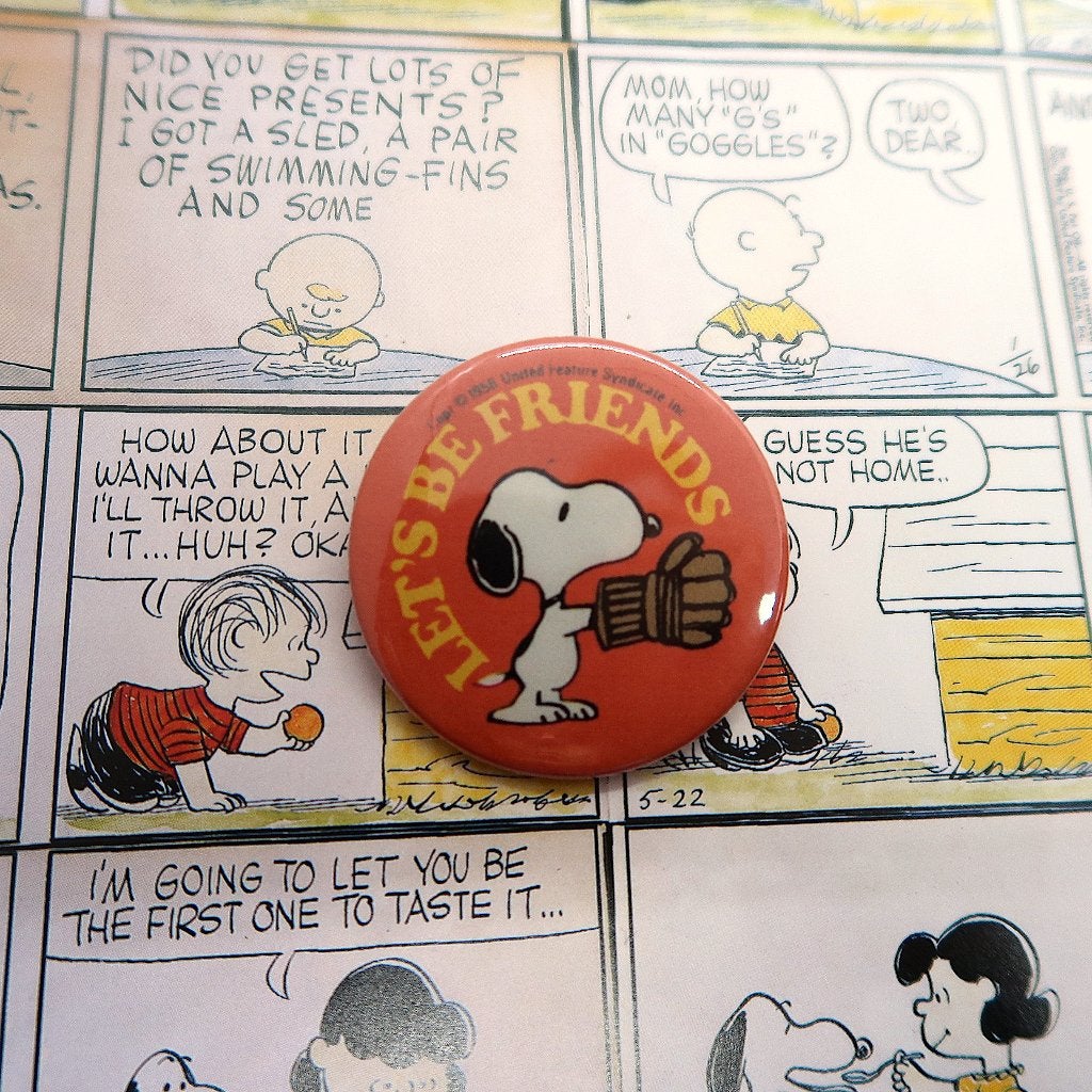 Snoopy Peanuts Comics "Let's Be Friends" 44MM Button Pin, Verzamelen, Stripfiguren, Nieuw, Overige typen, Snoopy, Verzenden