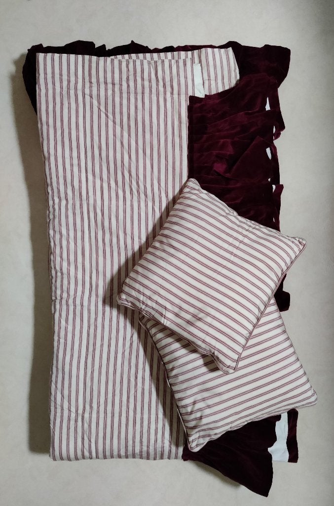 Sprei gestreept met bordeaux bedrokje ruches + 2 kussens, Huis en Inrichting, Overige kleuren, Katoen, Tweepersoons, Ophalen of Verzenden