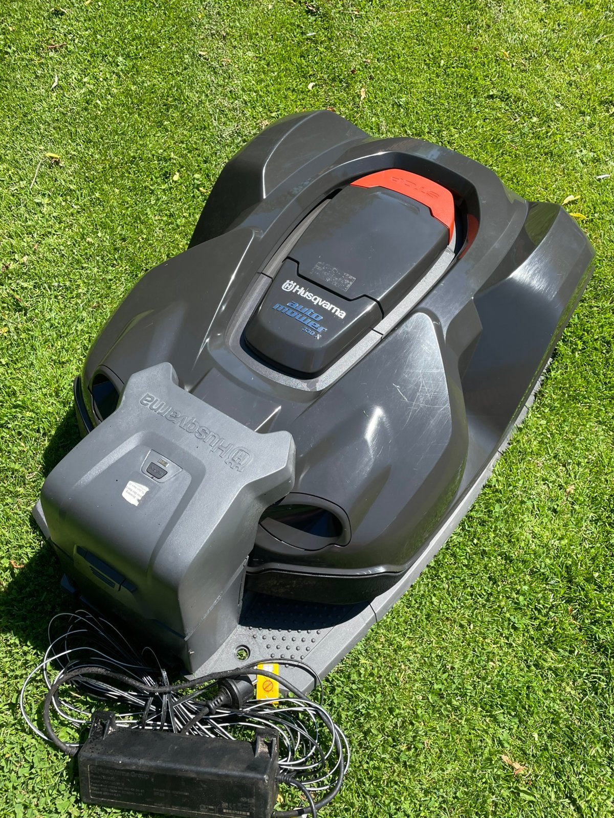 Hele nette husqvarna 330x robotmaaier weinig uur !!, Ophalen of Verzenden, Zo goed als nieuw